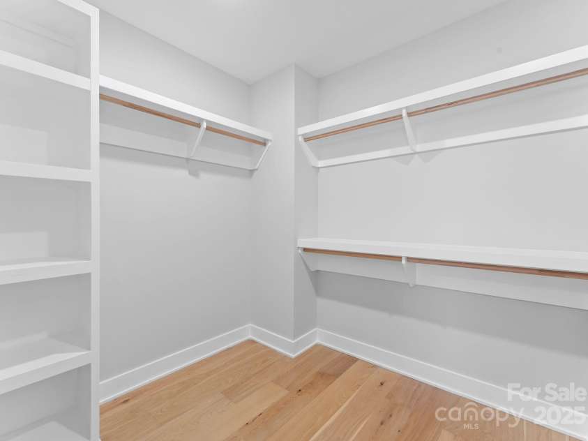 2201 Catalina Avenue, Charlotte, NC 28206.  MLS# CAR4200903, YatesRealty ID 16609. 