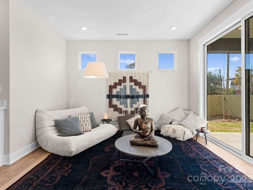 2201 Catalina Avenue, Charlotte, NC 28206.  MLS# CAR4200903, YatesRealty ID 16609. 