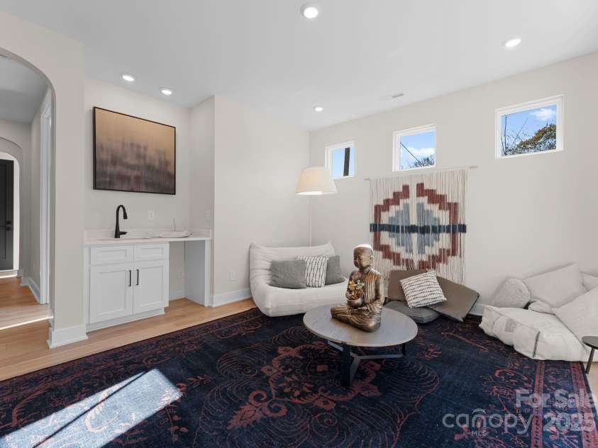 2201 Catalina Avenue, Charlotte, NC 28206.  MLS# CAR4200903, YatesRealty ID 16609. 