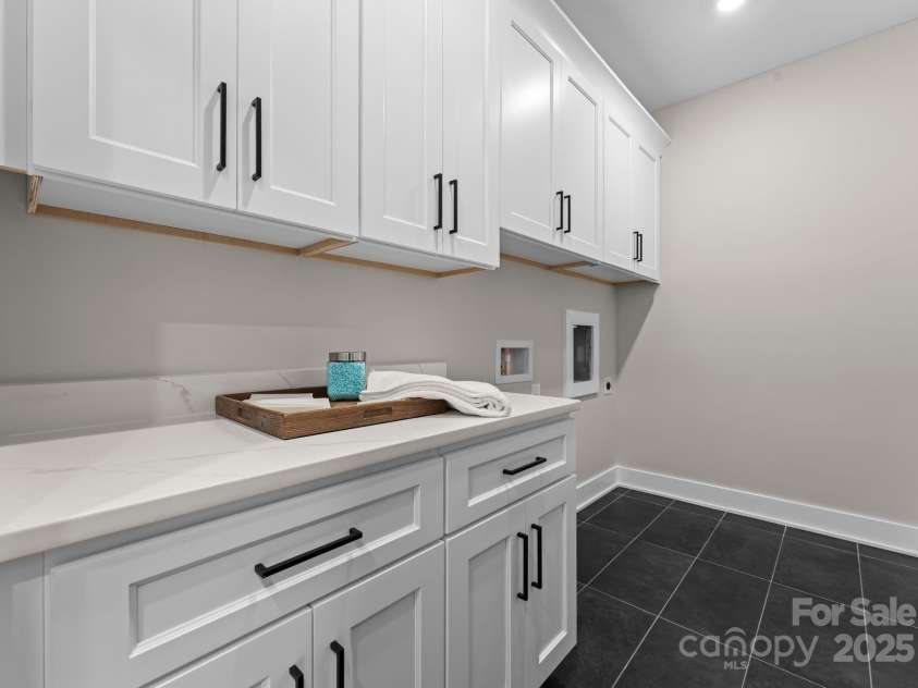 2201 Catalina Avenue, Charlotte, NC 28206.  MLS# CAR4200903, YatesRealty ID 16609. 