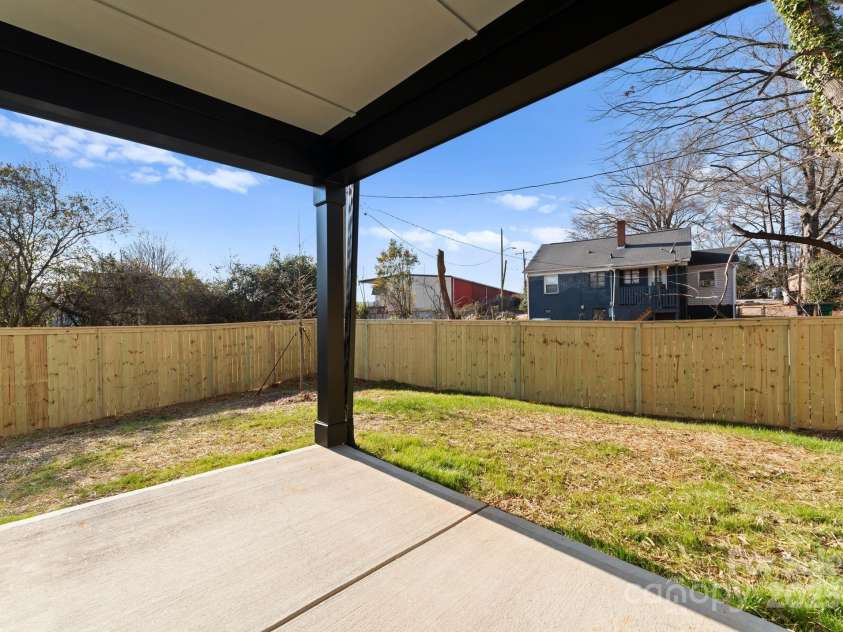 2201 Catalina Avenue, Charlotte, NC 28206.  MLS# CAR4200903, YatesRealty ID 16609. 