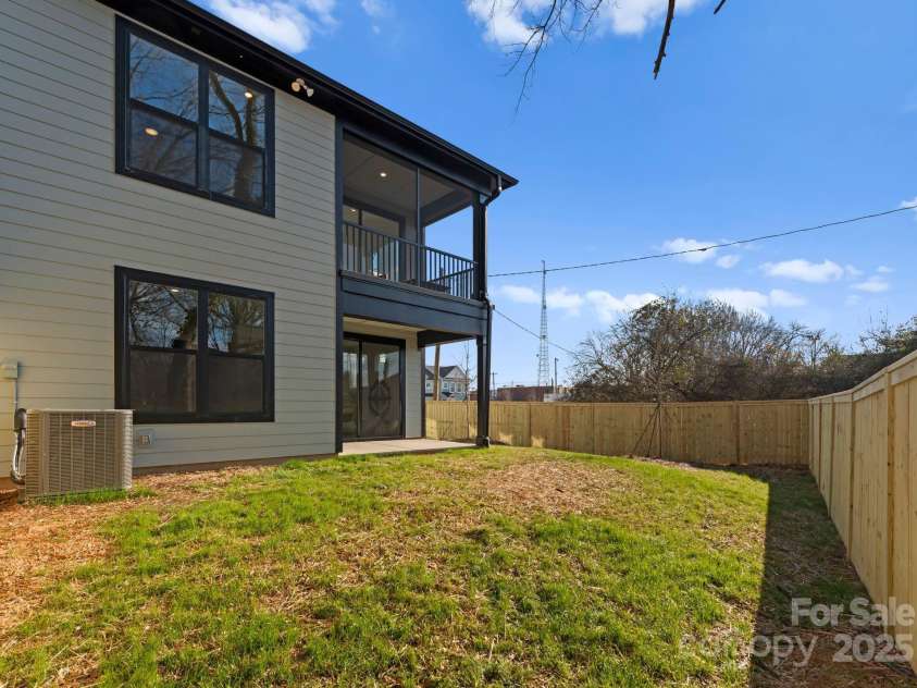 2201 Catalina Avenue, Charlotte, NC 28206.  MLS# CAR4200903, YatesRealty ID 16609. 