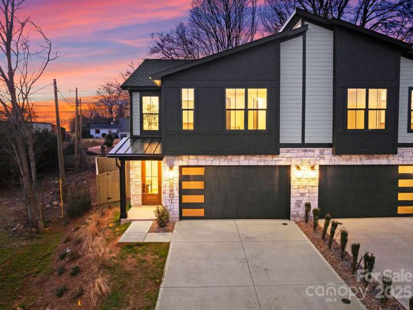 2201 Catalina Avenue, Charlotte, NC 28206.  MLS# CAR4200903, YatesRealty ID 16609. 