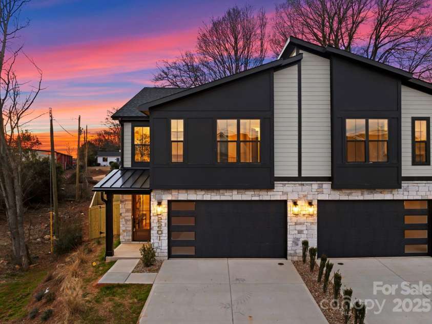 2201 Catalina Avenue, Charlotte, NC 28206.  MLS# CAR4200903, YatesRealty ID 16609. 