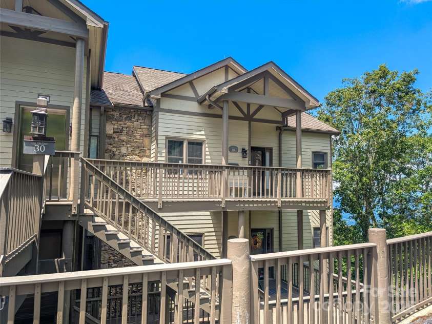 30 Club Villa Court, Burnsville, NC 28714.  MLS# CAR4278164, YatesRealty ID 1661. 