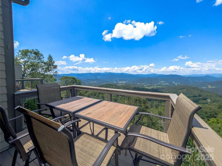 30 Club Villa Court, Burnsville, NC 28714.  MLS# CAR4278164, YatesRealty ID 1661. 