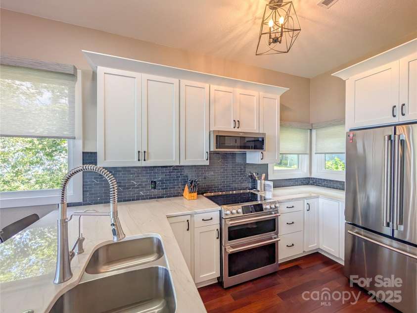 30 Club Villa Court, Burnsville, NC 28714.  MLS# CAR4278164, YatesRealty ID 1661. 