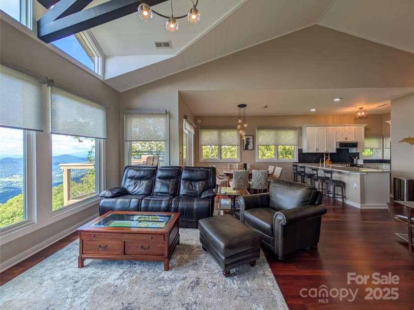 30 Club Villa Court, Burnsville, NC 28714.  MLS# CAR4278164, YatesRealty ID 1661. 