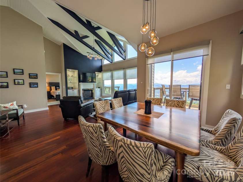 30 Club Villa Court, Burnsville, NC 28714.  MLS# CAR4278164, YatesRealty ID 1661. 