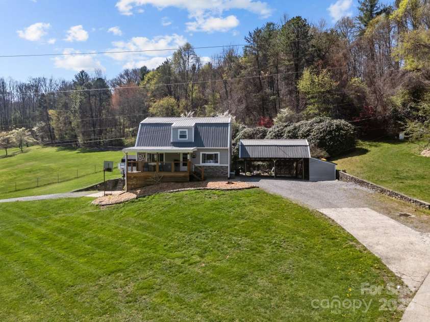 15 Ravenwood Ridge, Canton, NC 28716.  MLS# CAR4241915, YatesRealty ID 16615. 