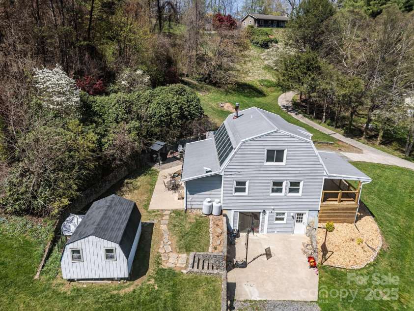 15 Ravenwood Ridge, Canton, NC 28716.  MLS# CAR4241915, YatesRealty ID 16615. 