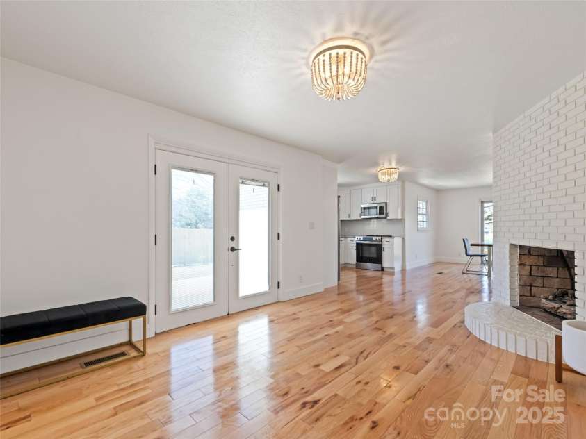 106 Whispering Hills Drive, Hendersonville, NC 28792.  MLS# CAR4251475, YatesRealty ID 16616. 