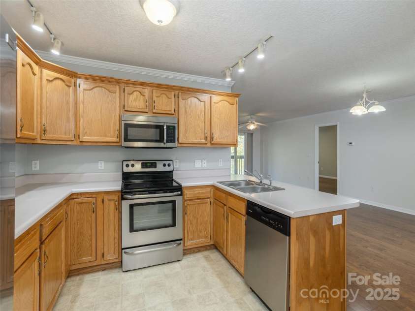 102 Waters Edge Drive, Weaverville, NC 28787.  MLS# CAR4318107, YatesRealty ID 16619. Well Planned Kitchen