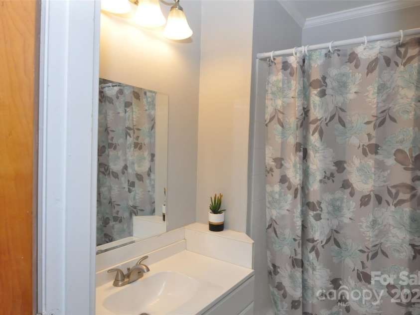 378 Center Street, Chester, SC 29706.  MLS# CAR4332675, YatesRealty ID 1662. 