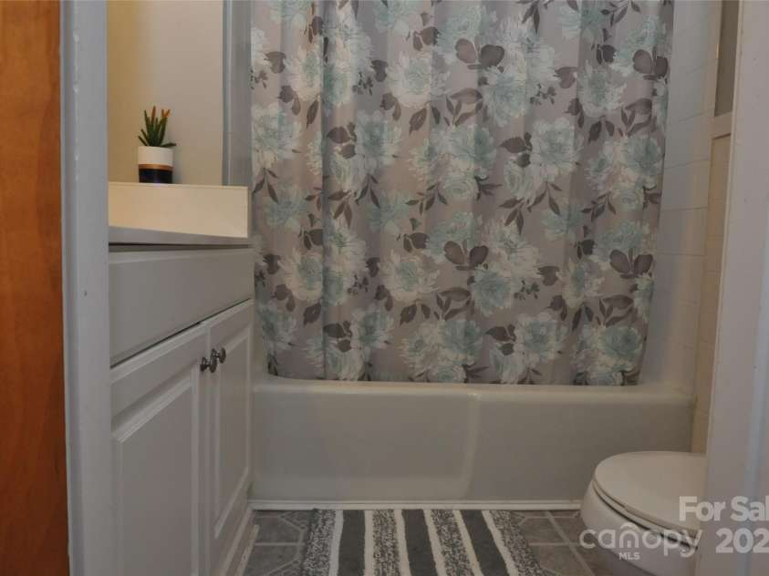 378 Center Street, Chester, SC 29706.  MLS# CAR4332675, YatesRealty ID 1662. 