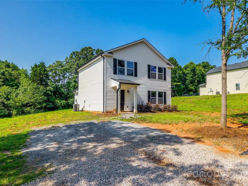 415 Kickapoo Avenue, Gastonia, NC 28056.  MLS# CAR4263401, YatesRealty ID 1662. 