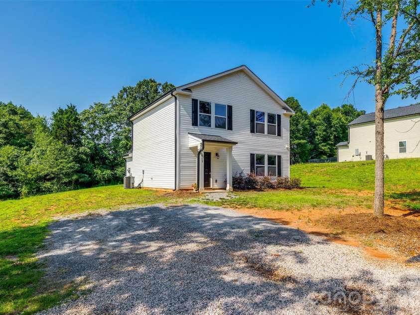 415 Kickapoo Avenue, Gastonia, NC 28056.  MLS# CAR4263401, YatesRealty ID 1662. 