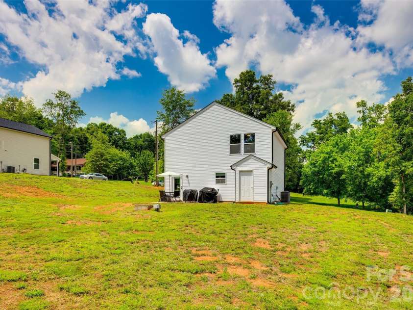 415 Kickapoo Avenue, Gastonia, NC 28056.  MLS# CAR4263401, YatesRealty ID 1662. 