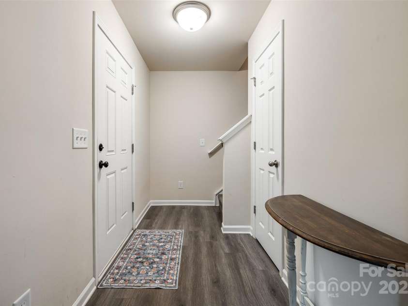 415 Kickapoo Avenue, Gastonia, NC 28056.  MLS# CAR4263401, YatesRealty ID 1662. Entryway