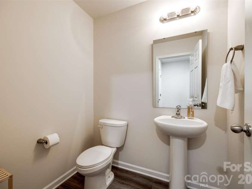 415 Kickapoo Avenue, Gastonia, NC 28056.  MLS# CAR4263401, YatesRealty ID 1662. Half bath