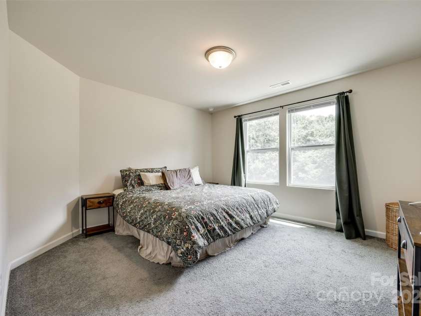 415 Kickapoo Avenue, Gastonia, NC 28056.  MLS# CAR4263401, YatesRealty ID 1662. Primary bedroom