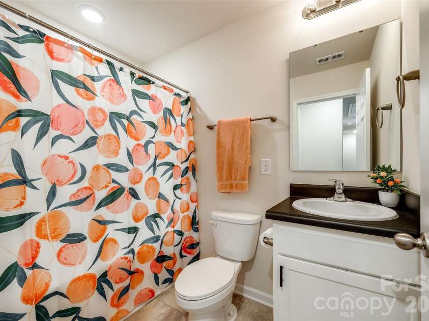 415 Kickapoo Avenue, Gastonia, NC 28056.  MLS# CAR4263401, YatesRealty ID 1662. Secondary full bath