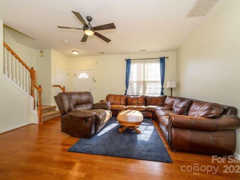 8422 Chaceview Court, Charlotte, NC 28269.  MLS# CAR4226370, YatesRealty ID 1662. 