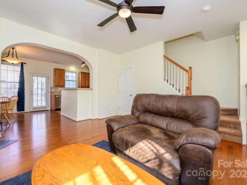 8422 Chaceview Court, Charlotte, NC 28269.  MLS# CAR4226370, YatesRealty ID 1662. 