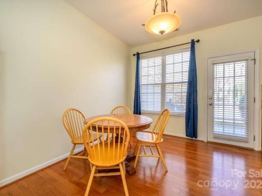 8422 Chaceview Court, Charlotte, NC 28269.  MLS# CAR4226370, YatesRealty ID 1662. 