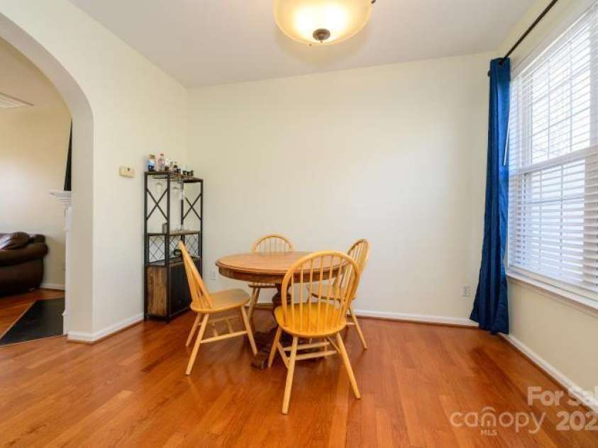 8422 Chaceview Court, Charlotte, NC 28269.  MLS# CAR4226370, YatesRealty ID 1662. 