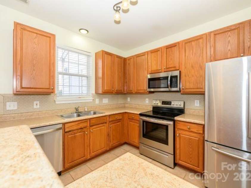 8422 Chaceview Court, Charlotte, NC 28269.  MLS# CAR4226370, YatesRealty ID 1662. 