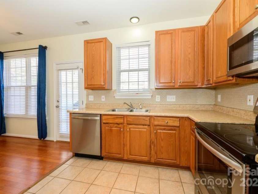 8422 Chaceview Court, Charlotte, NC 28269.  MLS# CAR4226370, YatesRealty ID 1662. 