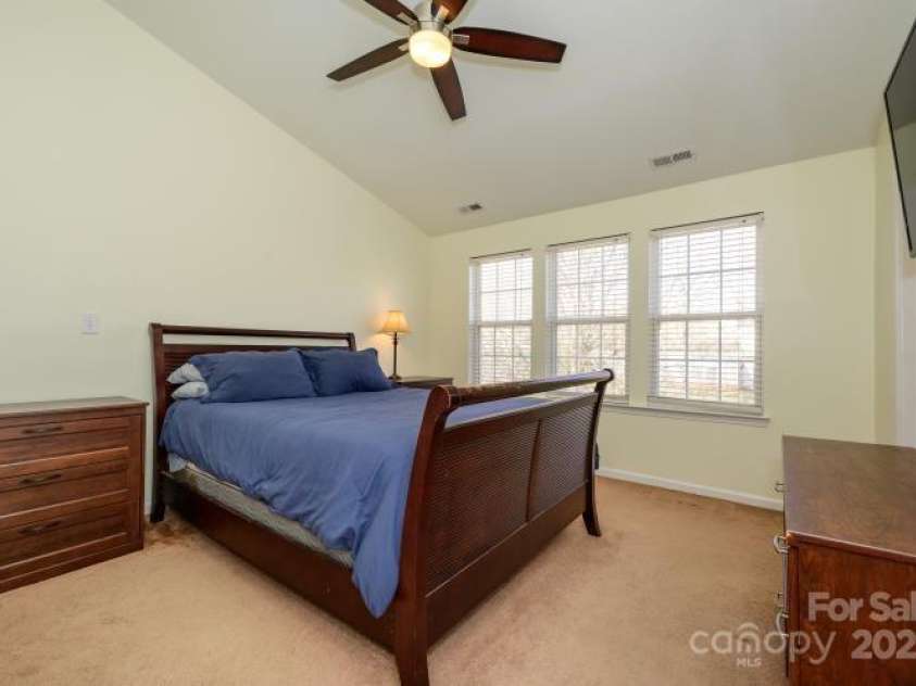 8422 Chaceview Court, Charlotte, NC 28269.  MLS# CAR4226370, YatesRealty ID 1662. 