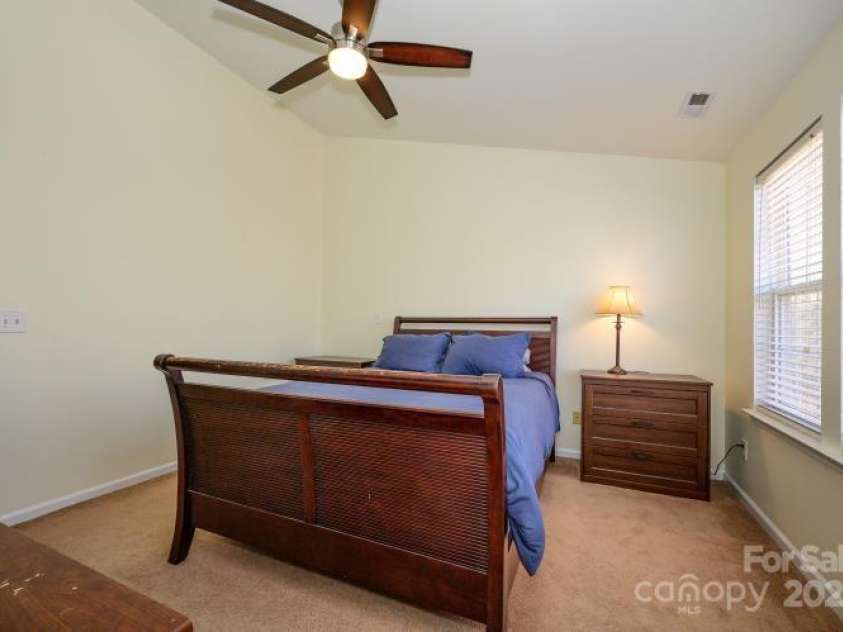 8422 Chaceview Court, Charlotte, NC 28269.  MLS# CAR4226370, YatesRealty ID 1662. 