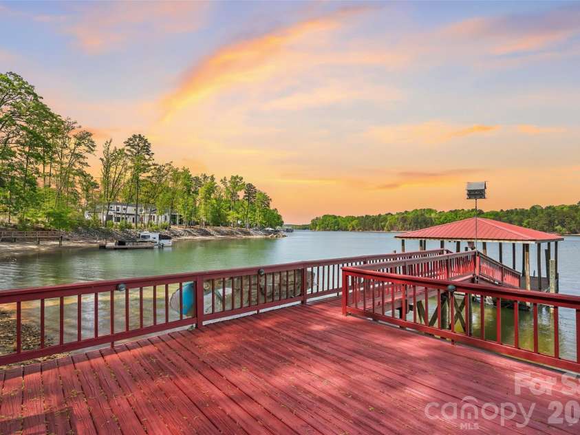 139 Hawks Point Drive, Troutman, NC 28166.  MLS# CAR4343481, YatesRealty ID 16620. 