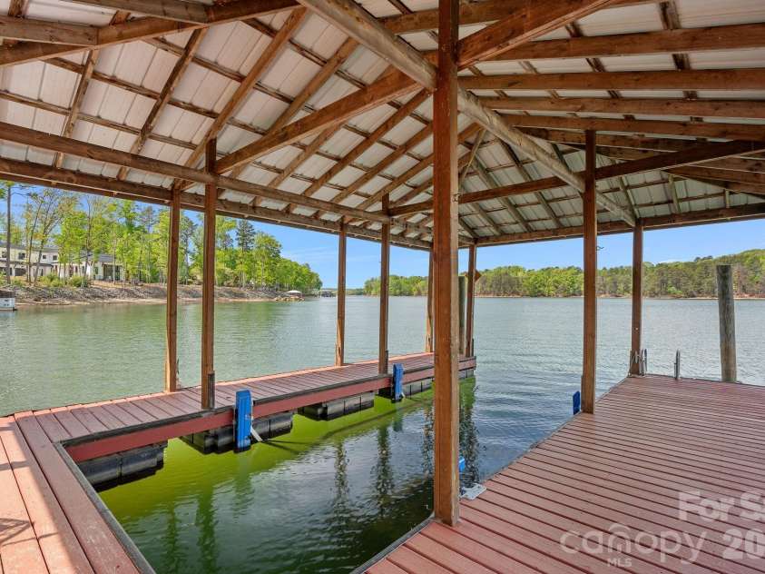 139 Hawks Point Drive, Troutman, NC 28166.  MLS# CAR4343481, YatesRealty ID 16620. 