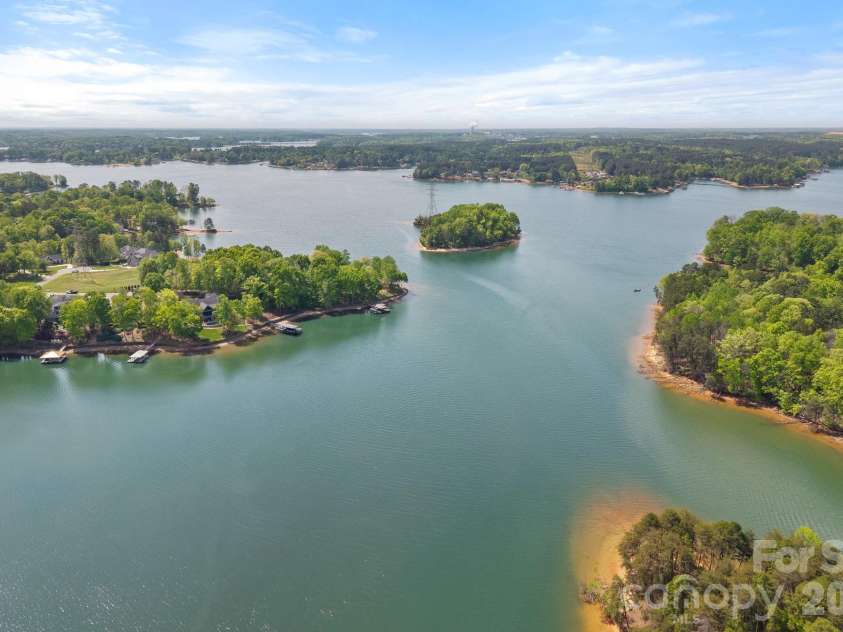 139 Hawks Point Drive, Troutman, NC 28166.  MLS# CAR4343481, YatesRealty ID 16620. 