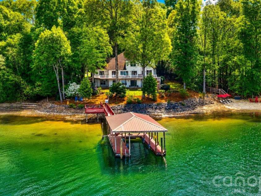 139 Hawks Point Drive, Troutman, NC 28166.  MLS# CAR4343481, YatesRealty ID 16620. 