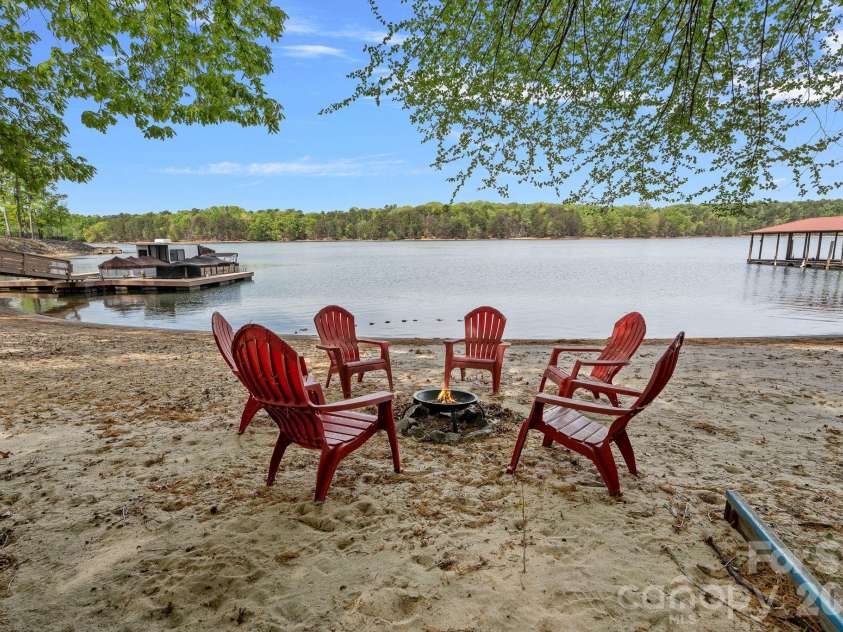 139 Hawks Point Drive, Troutman, NC 28166.  MLS# CAR4343481, YatesRealty ID 16620. Private Beach
