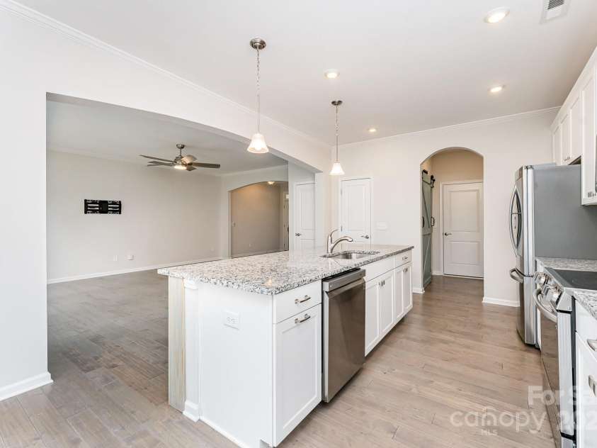 829 River Park Road, Belmont, NC 28012.  MLS# CAR4258601, YatesRealty ID 16620. 