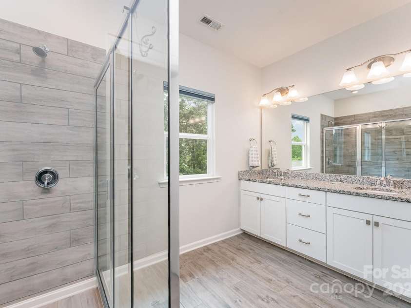 829 River Park Road, Belmont, NC 28012.  MLS# CAR4258601, YatesRealty ID 16620. 