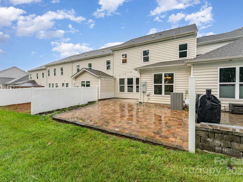 829 River Park Road, Belmont, NC 28012.  MLS# CAR4258601, YatesRealty ID 16620. 