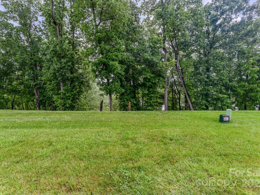 829 River Park Road, Belmont, NC 28012.  MLS# CAR4258601, YatesRealty ID 16620. 