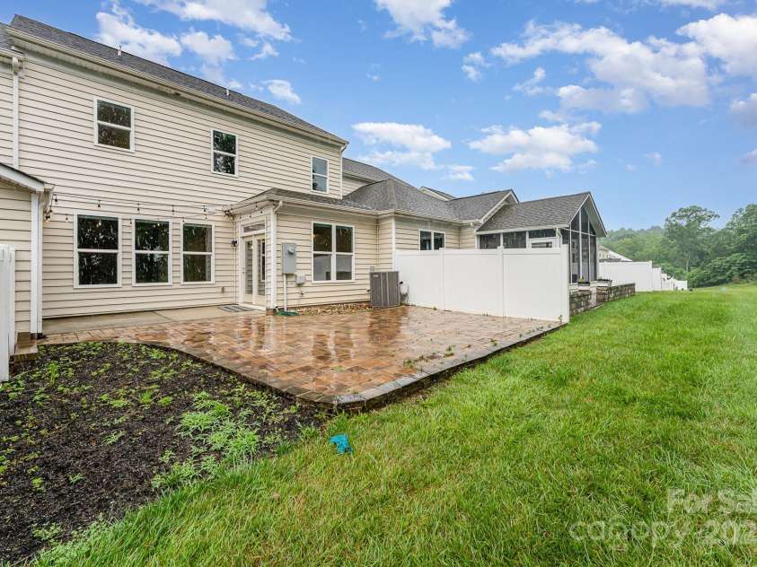 829 River Park Road, Belmont, NC 28012.  MLS# CAR4258601, YatesRealty ID 16620. 