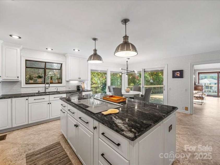 15 Old Stage Trail, Clover, SC 29710.  MLS# CAR4263534, YatesRealty ID 16621. 