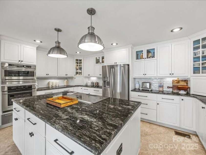 15 Old Stage Trail, Clover, SC 29710.  MLS# CAR4263534, YatesRealty ID 16621. 