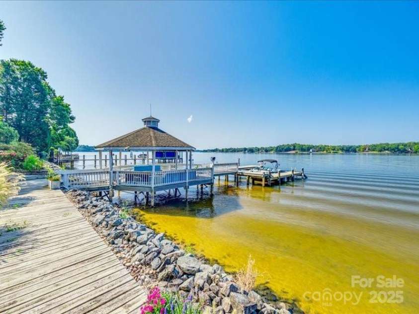 15 Old Stage Trail, Clover, SC 29710.  MLS# CAR4263534, YatesRealty ID 16621. 