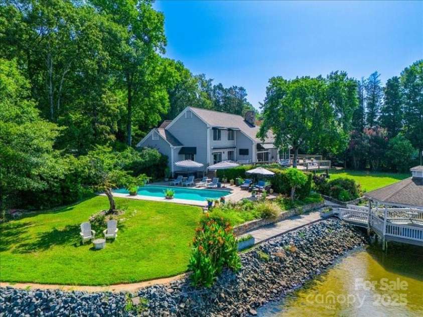 15 Old Stage Trail, Clover, SC 29710.  MLS# CAR4263534, YatesRealty ID 16621. 