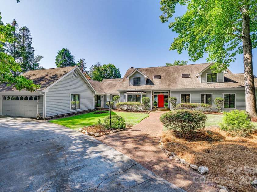 15 Old Stage Trail, Clover, SC 29710.  MLS# CAR4263534, YatesRealty ID 16621. 