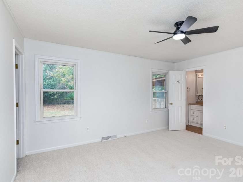 231 Green Bay Drive, Rock Hill, SC 29732.  MLS# CAR4370090, YatesRealty ID 16622. 